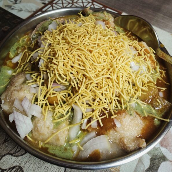 Dahi vada Alu Dum