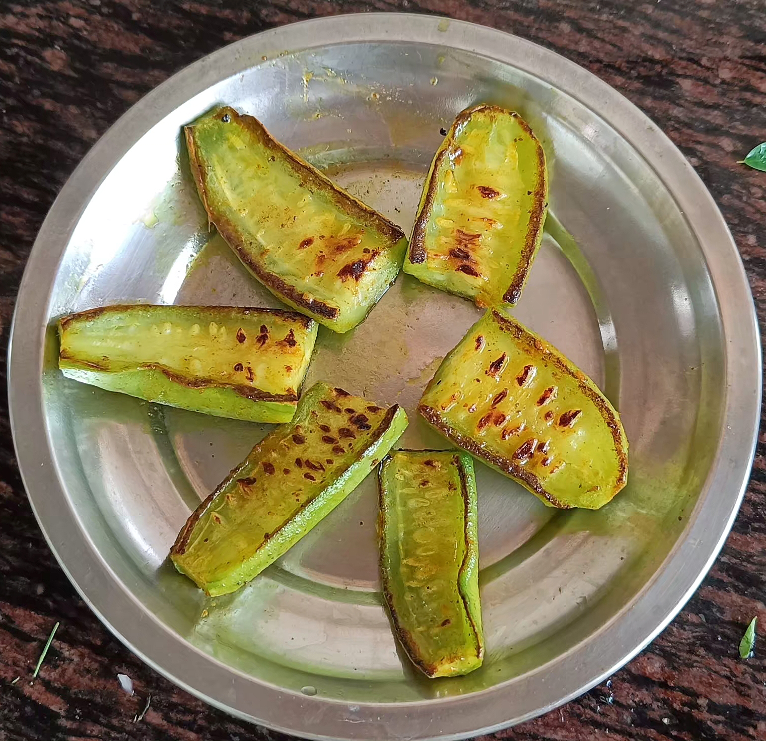 Janhi bhaja (Ridge Gourd)