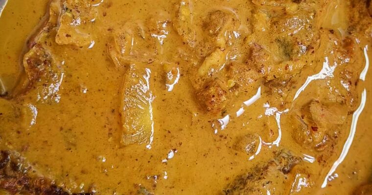 Macha Besara (fish in mustard gravy)